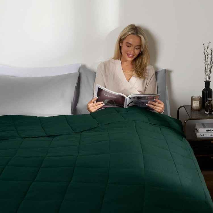 a weighted reading blanket 