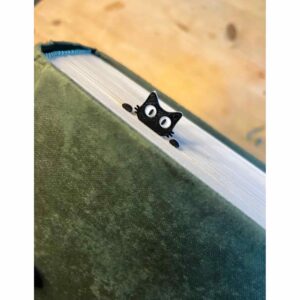 What to Put in a Book Lover's Hamper peeking cat bookmark