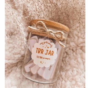 What to Put in a Book Lover's Hamper to be read jar